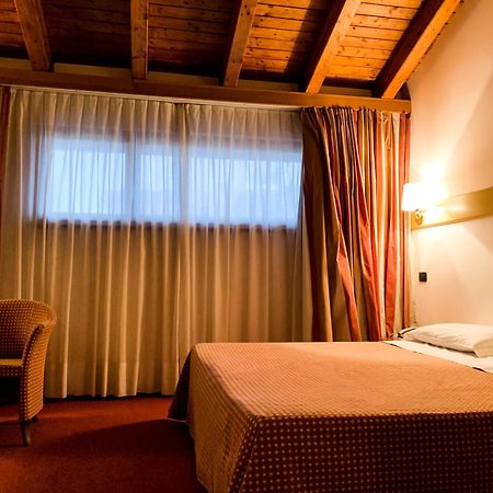 Eurohotel Palace מניאגו מראה חיצוני תמונה