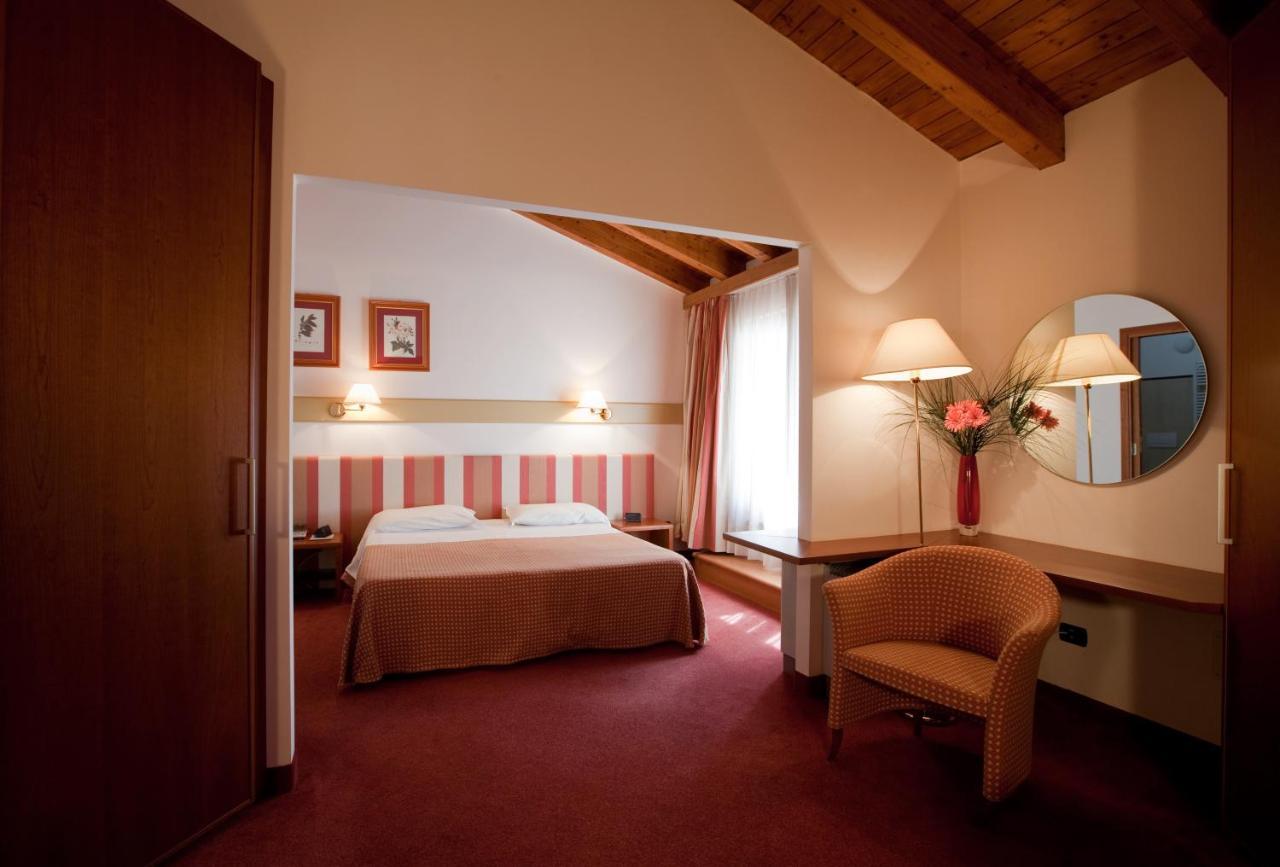 Eurohotel Palace מניאגו מראה חיצוני תמונה