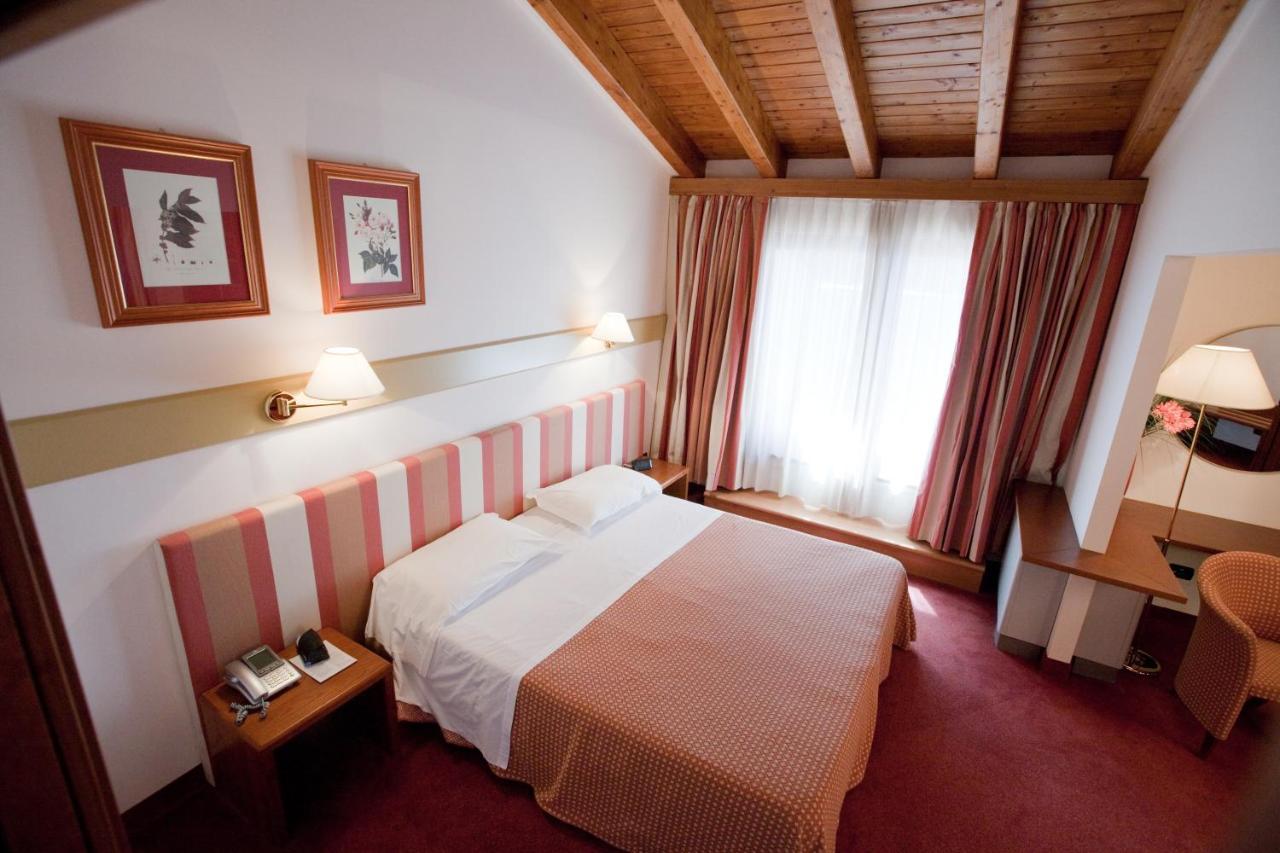Eurohotel Palace מניאגו מראה חיצוני תמונה