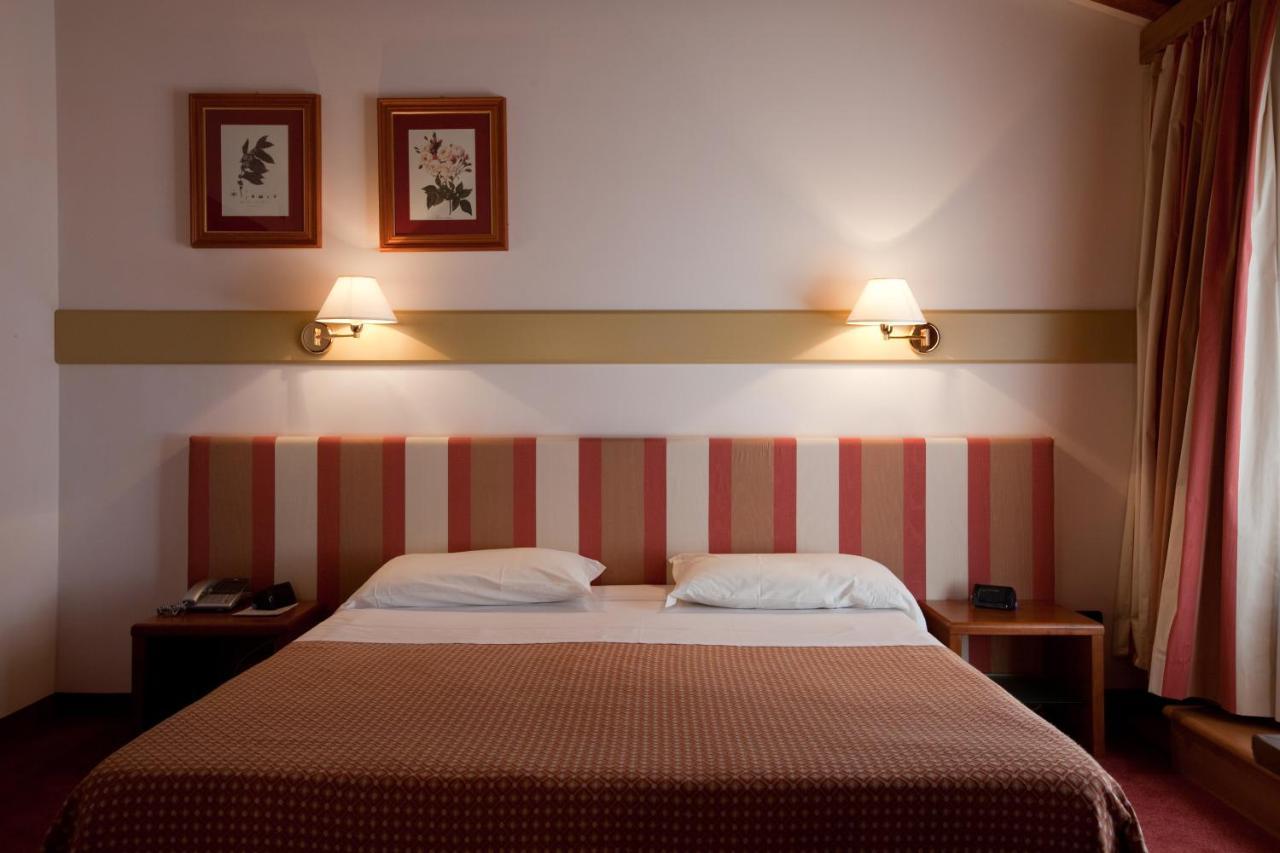 Eurohotel Palace מניאגו מראה חיצוני תמונה